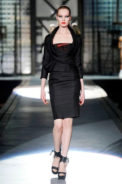 Look 29